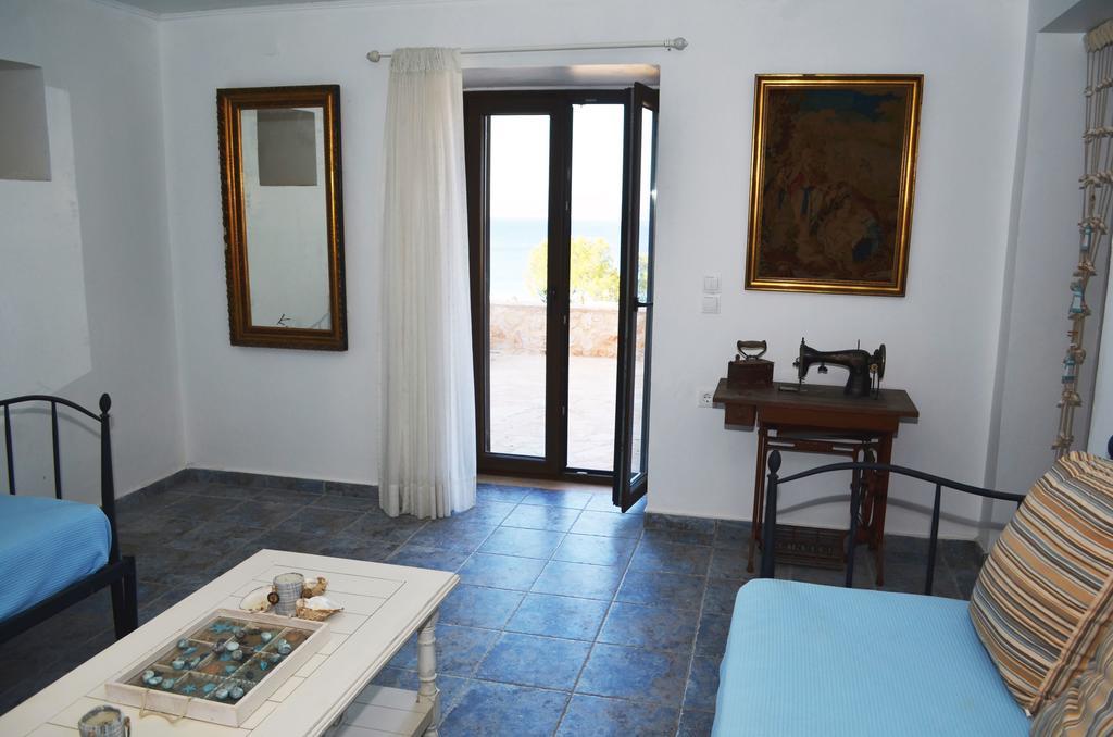 Villa Romanza Beach Villa Chalki Town Habitación foto