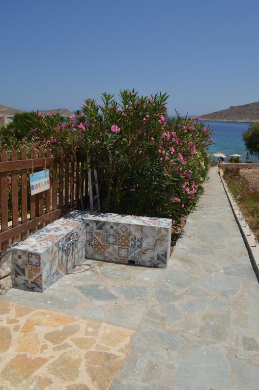 Villa Romanza Beach Villa Chalki Town Habitación foto