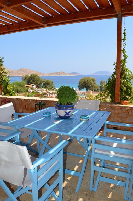 Villa Romanza Beach Villa Chalki Town Habitación foto