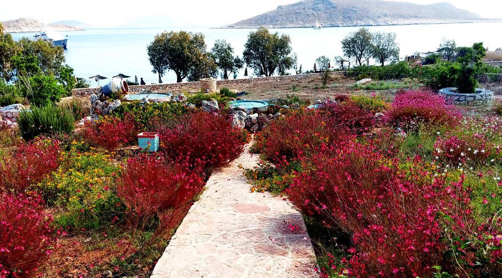 Villa Romanza Beach Villa Chalki Town Exterior foto
